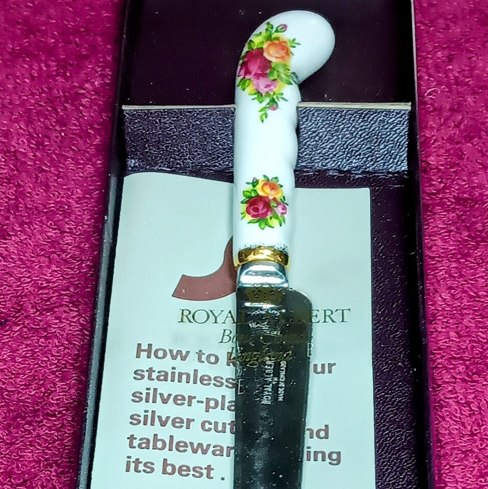 Royal Albert Bone China Old Country Roses Pie Server & Cheese Knife